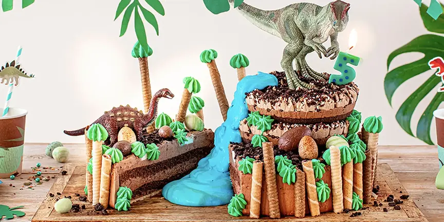 Schokoladige Dino Torte