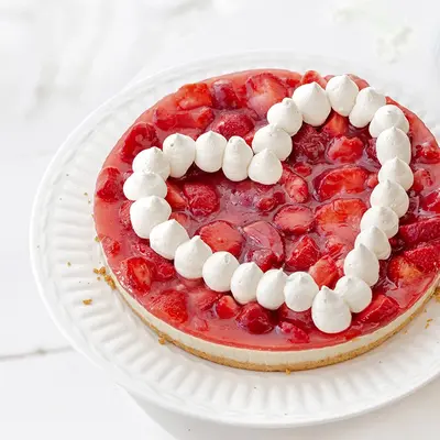 Kuchen Muttertag Erdbeer-Cheesecake in Herzform