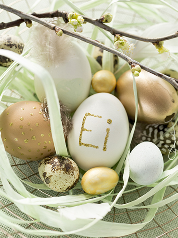 Dekoriertes Eiernest für Ostern